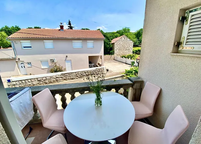 Family Friendly House With A Swimming Pool Donji Zagon, Novi Vinodolski - 20568 Casa de Férias Donji Zagon