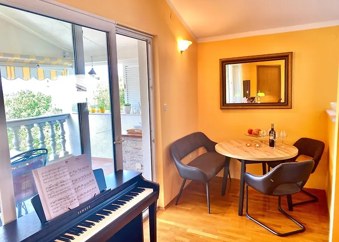 Family Friendly House With A Swimming Pool Donji Zagon, Novi Vinodolski - 20568 Casa de Férias